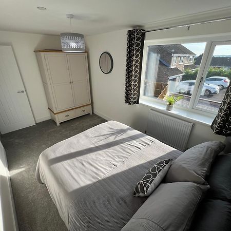 Modern, Two Double Bedroom House With Free Parking 쳅스토 외부 사진