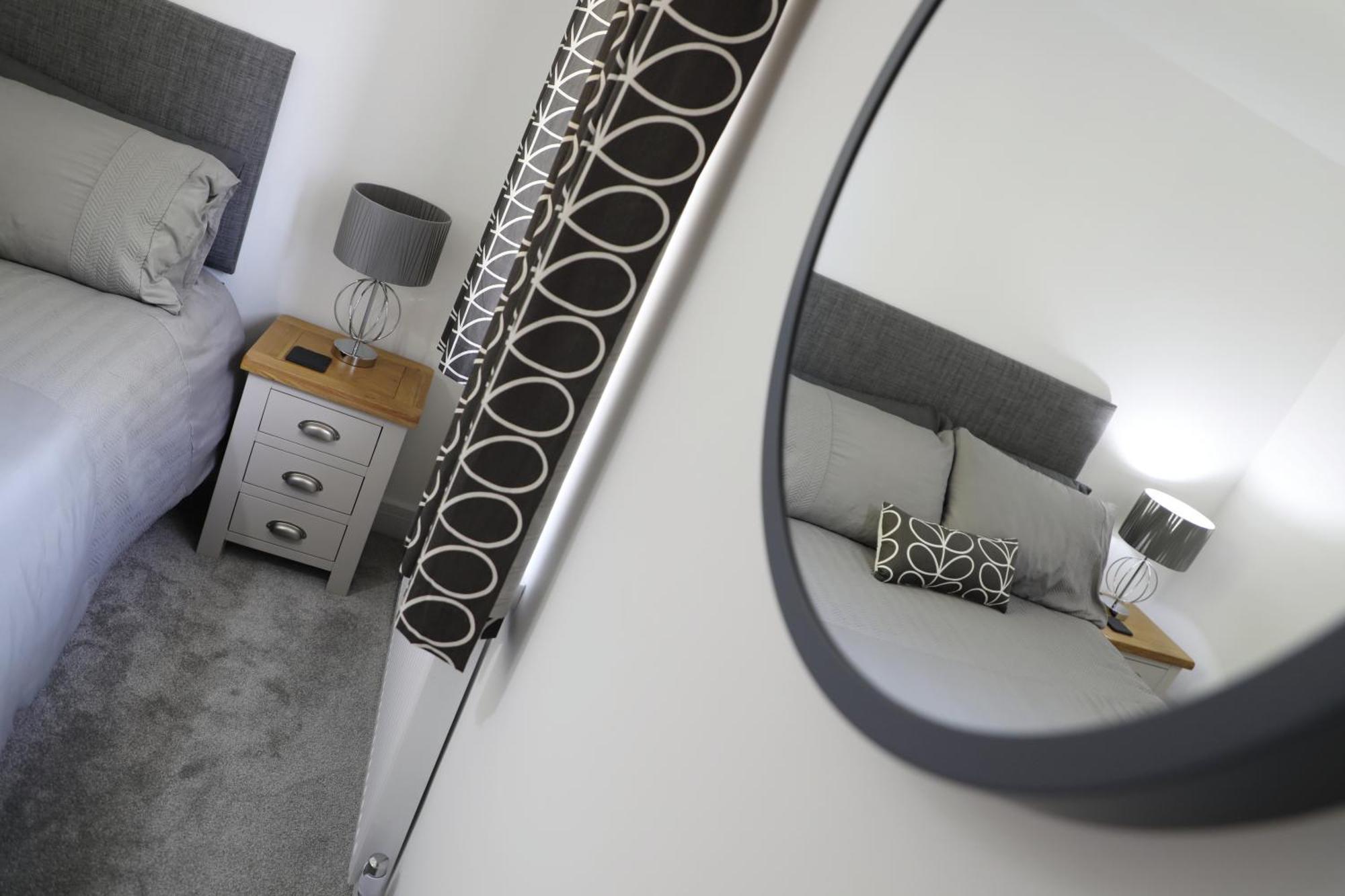 Modern, Two Double Bedroom House With Free Parking 쳅스토 외부 사진