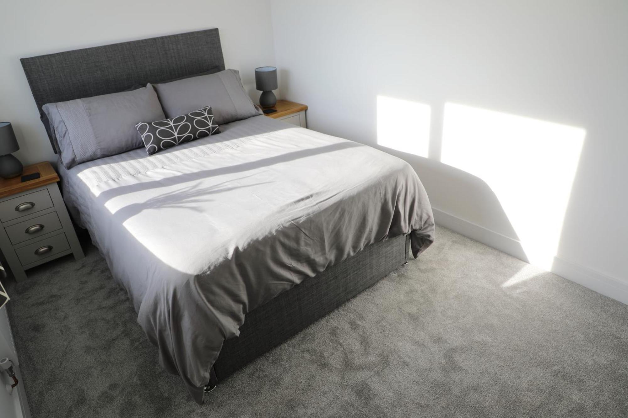 Modern, Two Double Bedroom House With Free Parking 쳅스토 외부 사진
