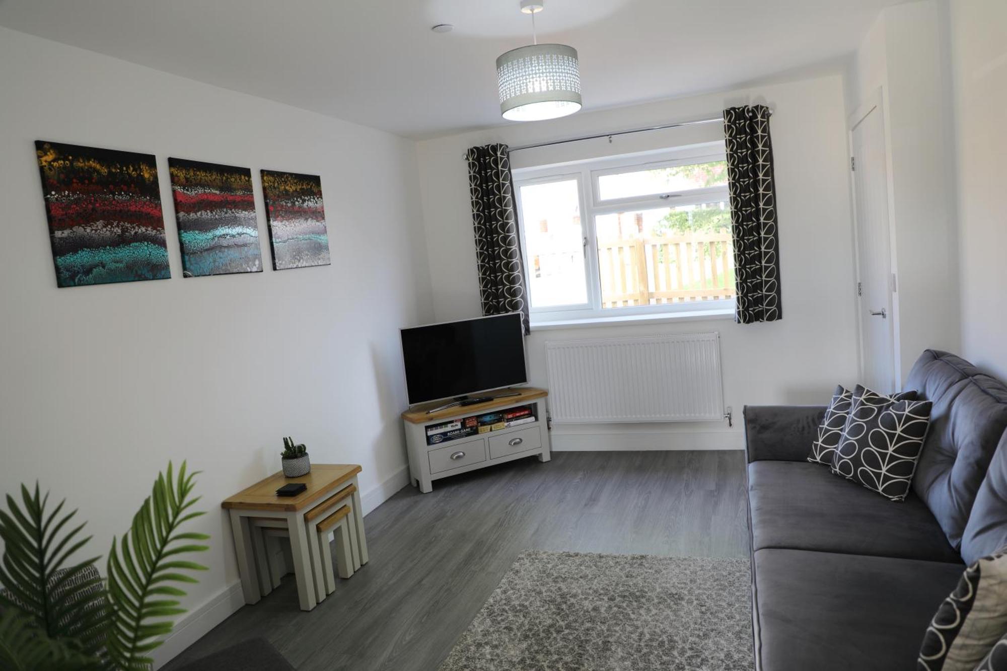 Modern, Two Double Bedroom House With Free Parking 쳅스토 외부 사진