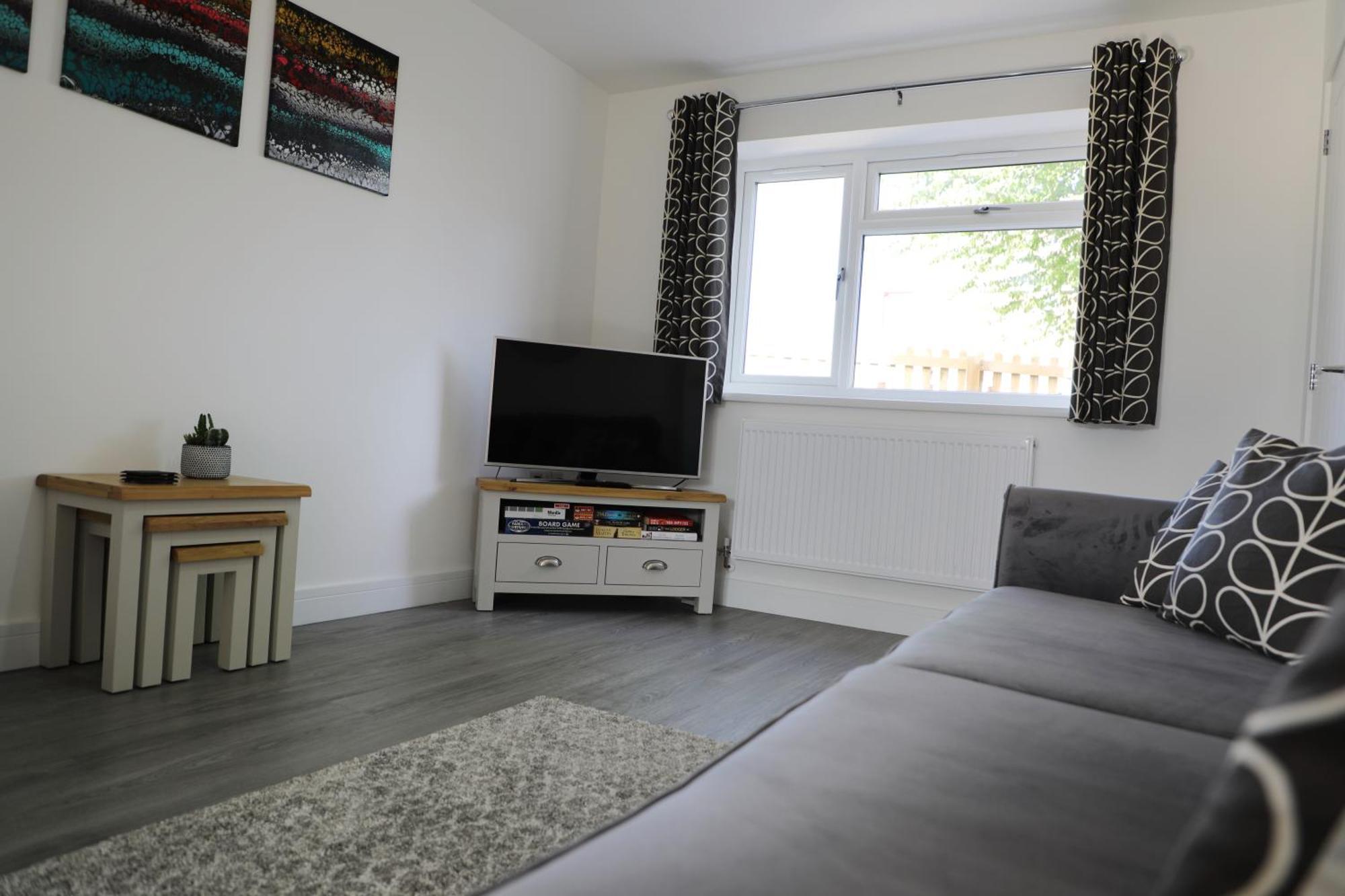 Modern, Two Double Bedroom House With Free Parking 쳅스토 외부 사진