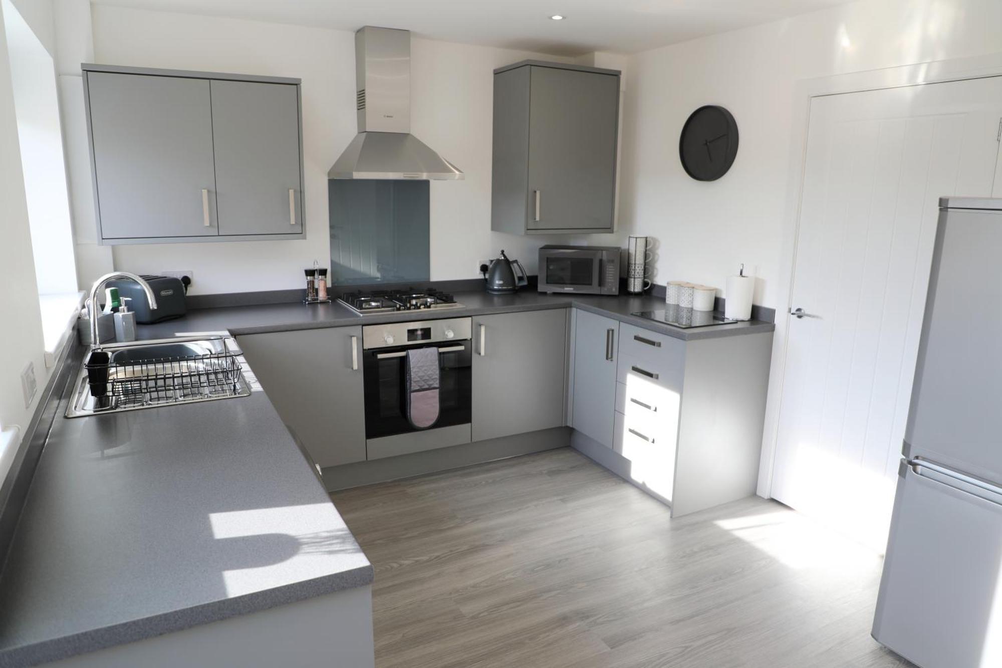 Modern, Two Double Bedroom House With Free Parking 쳅스토 외부 사진