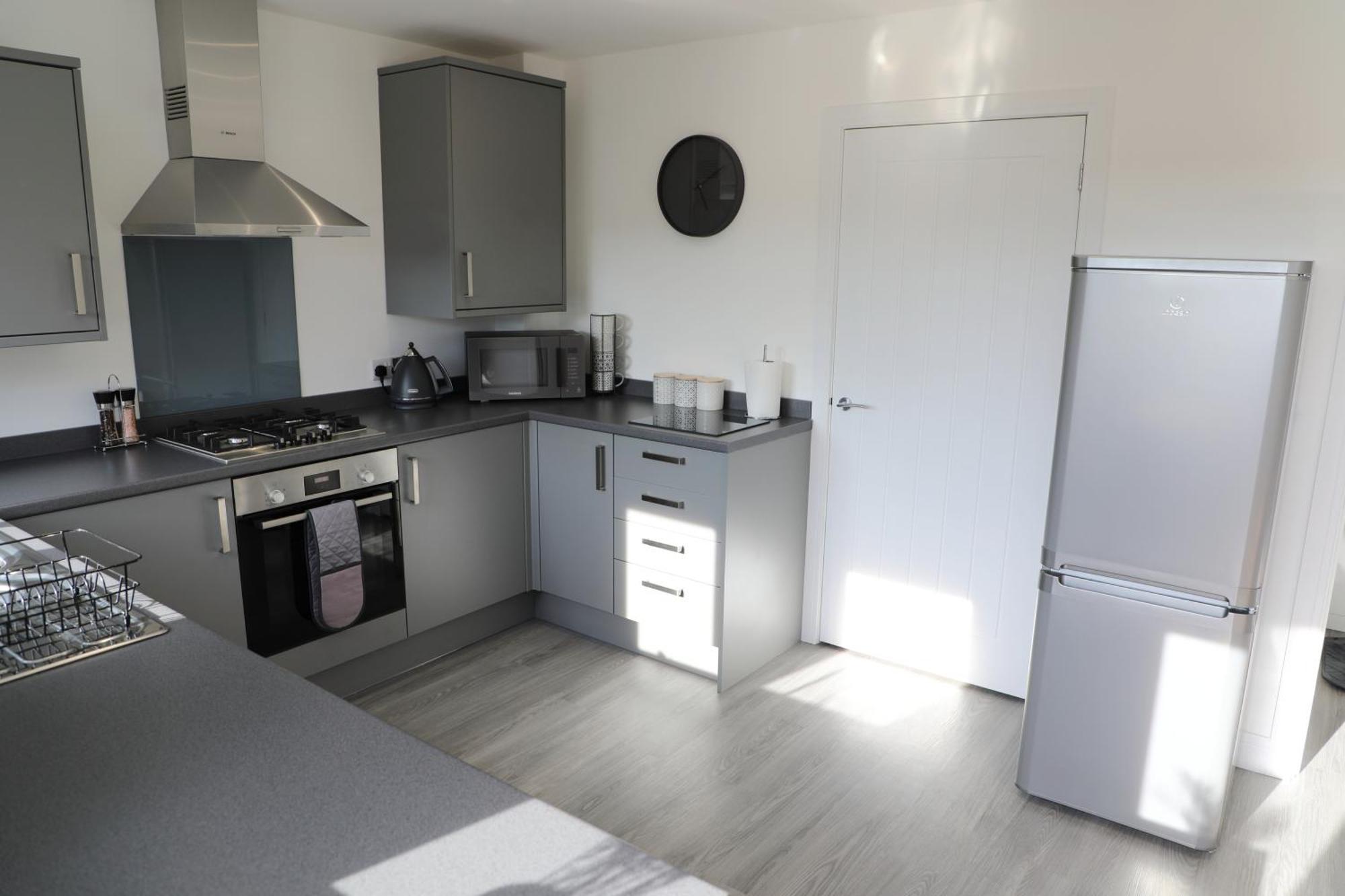 Modern, Two Double Bedroom House With Free Parking 쳅스토 외부 사진